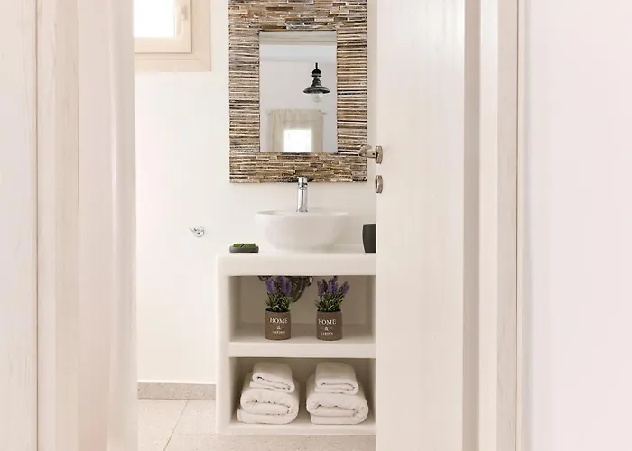 Manikas Milos * Adamantas (Milos)