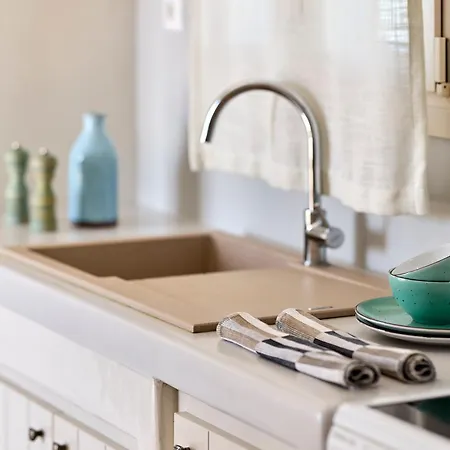 Manikas Milos بيت للعطل آداماس