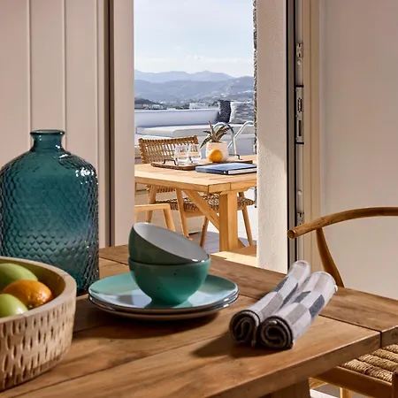 Manikas Milos * Adamantas (Milos)