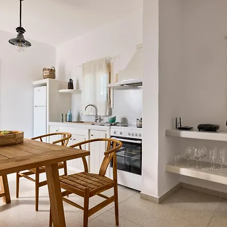 Manikas Milos Holiday home *