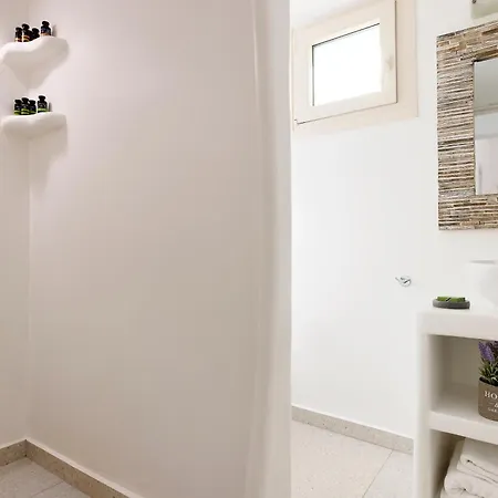 Manikas Milos Adamantas (Milos)