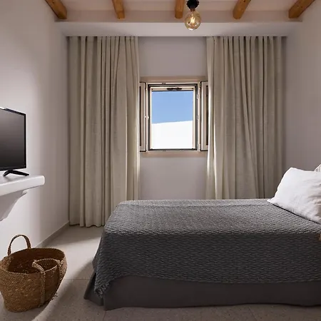 Manikas Milos آداماس