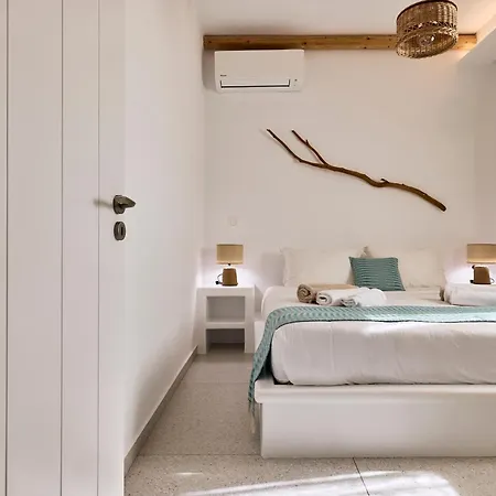 Manikas Milos * Adamantas (Milos)