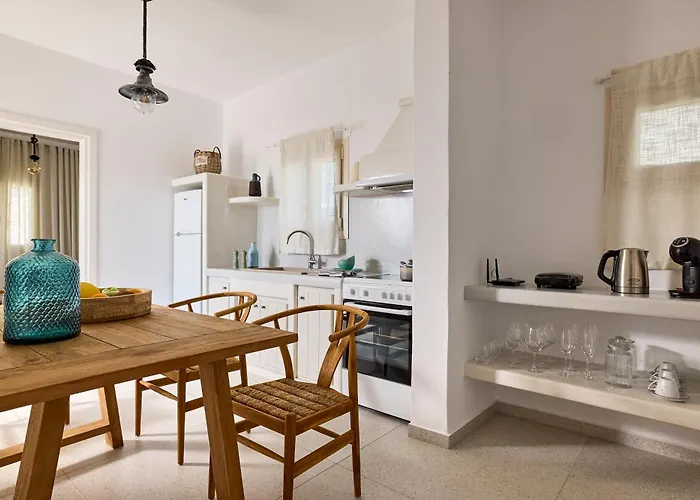 Manikas Milos Holiday home *